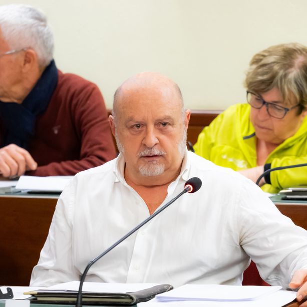 Dario Mongiello come Aldo Moro? “Il mio viso vicino alla scritta Brigate Rosse”