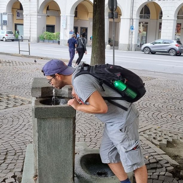 A piedi da Torino a Pinerolo per celebrare lo scudetto del Milan