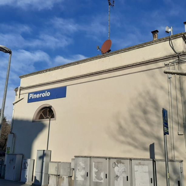 Controlli in stazione a Pinerolo: arrestati due marocchini
