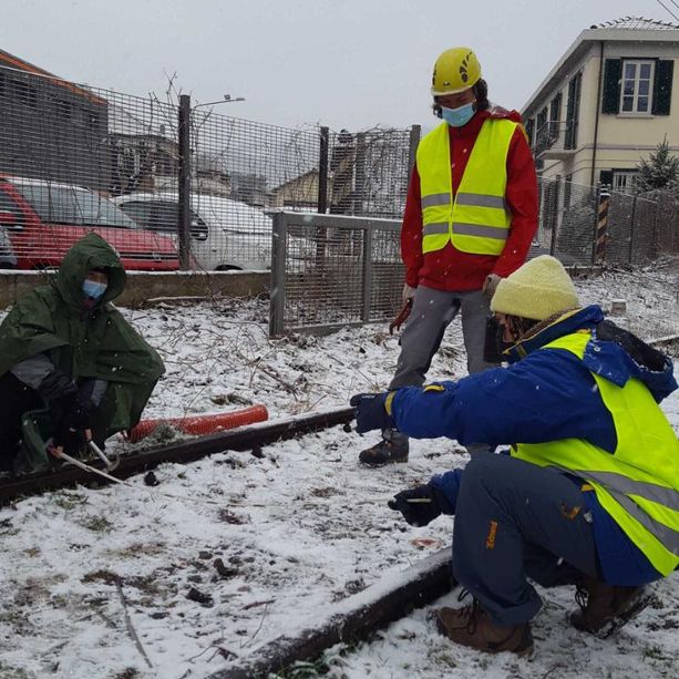 Cantiere simbolico per riattivare la Pinerolo-Torre Pellice