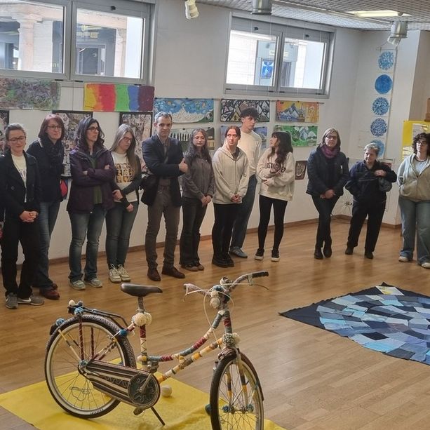 I palazzi pubblici di Pinerolo tessono arte per il Tour de France