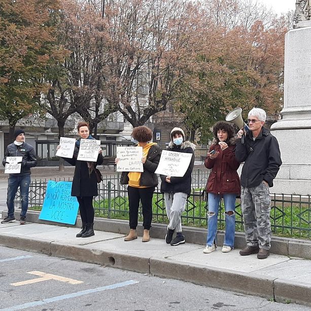 «Non siamo complottisti, ci facciamo solo delle domande» [VIDEO]