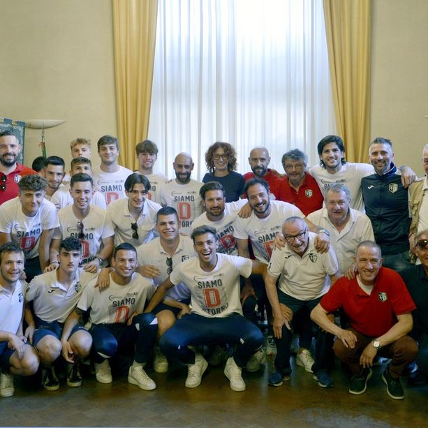 ‘Siamo D ritorno’: il Comune celebra la promozione del Pinerolo calcio [FOTO]
