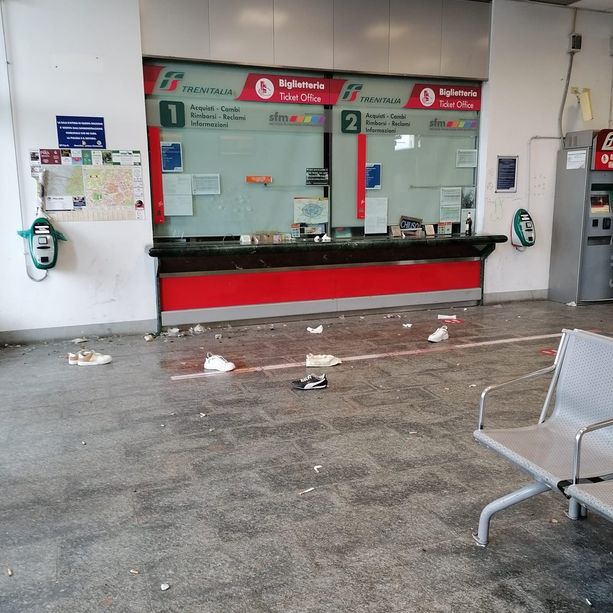 Sala d’attesa della stazione di Pinerolo: vigilanza a Sicuritalia