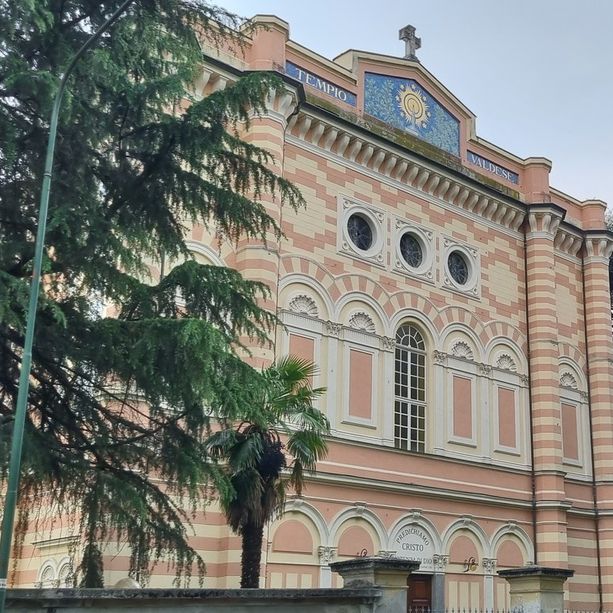 Come aiutare concretamente il popolo iraniano? Il dibattito a Pinerolo