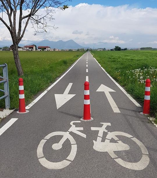 Diciotto ciclisti denunciati e multati a Vigone perché percorrevano la ciclabile per svago