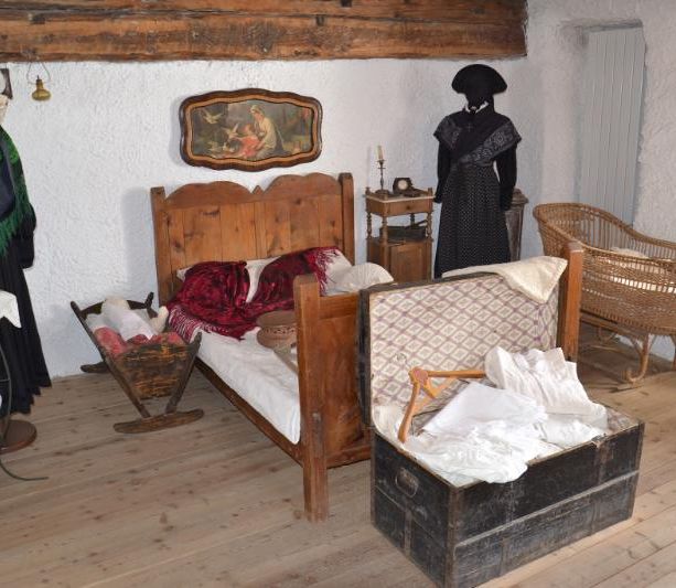 Vent’anni di costume e tradizioni delle genti alpine nella storica casa del sarto