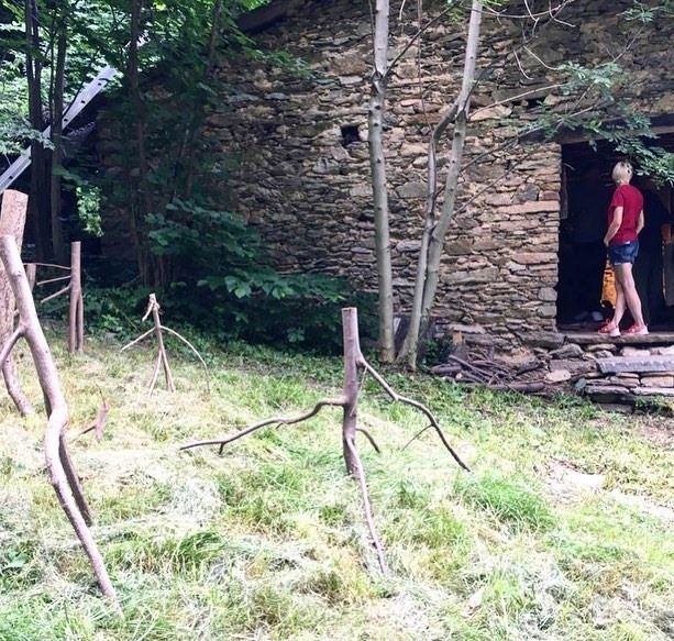 Cinque anni di arrivi e ripartenze per artisti di tutto il modo alla Casa col Forno di Rorà