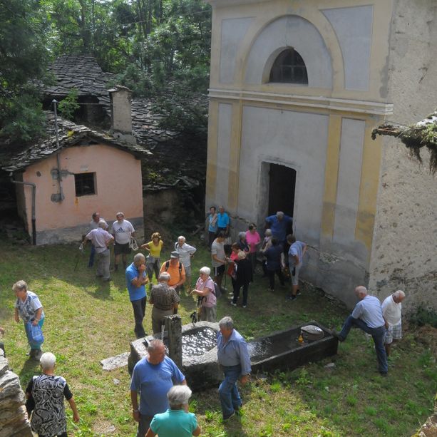 Ladri colpiscono nella chiesetta della Cleò dâ mes a Roure