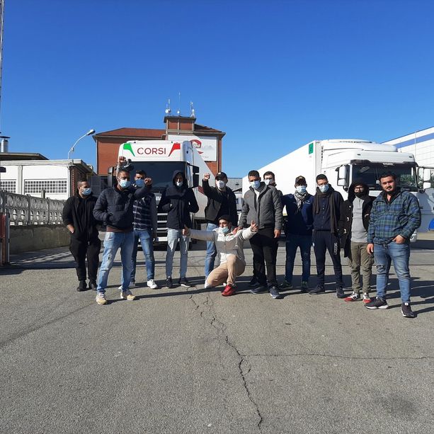 Scalenghe: lavoratori ancora di fronte ai cancelli della Raspini