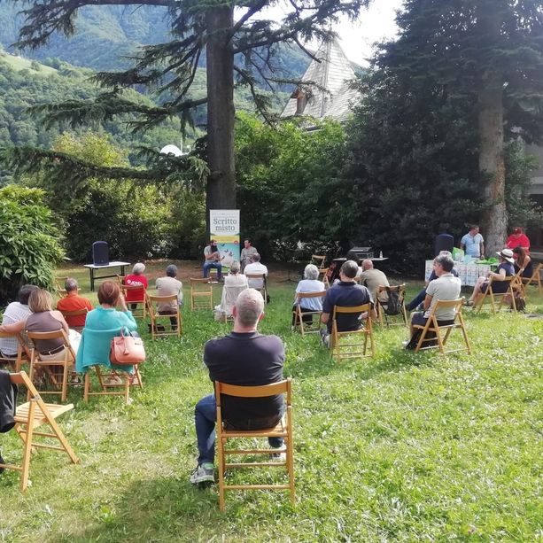 Scritto misto da Usseaux a Pragelato tra giovani e borghi alpini