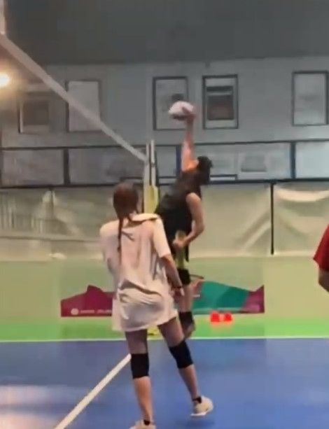 Torre Pellice: una squadra di volley per aiutare chi aiuta
