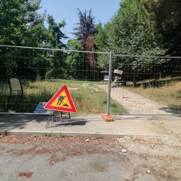 I torresi vogliono veder riaperti i giardini della Rosa Bianca chiusi a causa del cantiere Smat