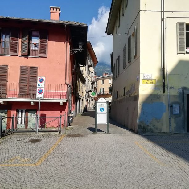 Artisti, hobbisti e artigiani riempiono strade e piazze del centro nel fine settimana torrese