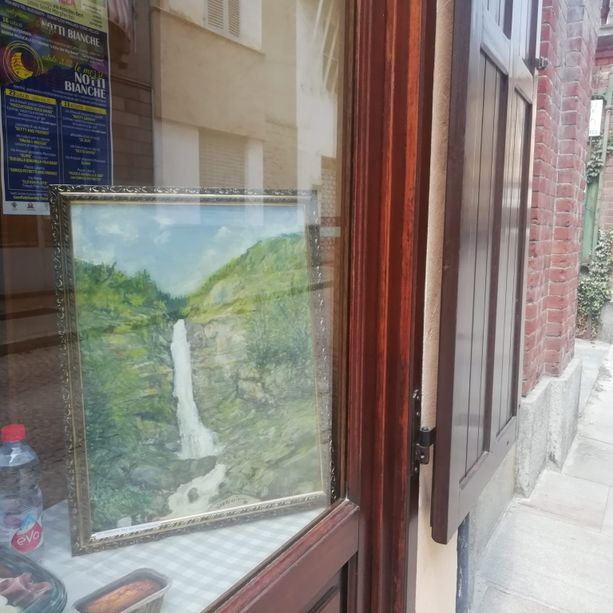 A Torre Pellice una mostra itinerante tra le vetrine per ricordare Guy Rivoir