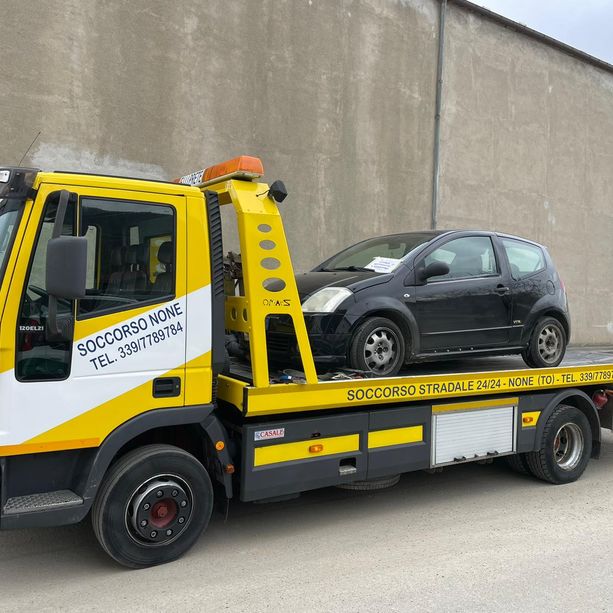 Non aveva né patente né assicurazione e revisione: mezzo sequestrato dalla polizia locale di Torre Pellice