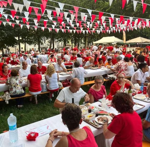 Vigone torna a vestirsi di bianco e rosso sul prato di piazza Clemente Corte