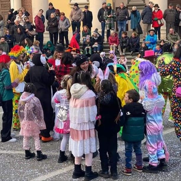 Vigone torna a festeggiare il Carnevale con due carri allegorici