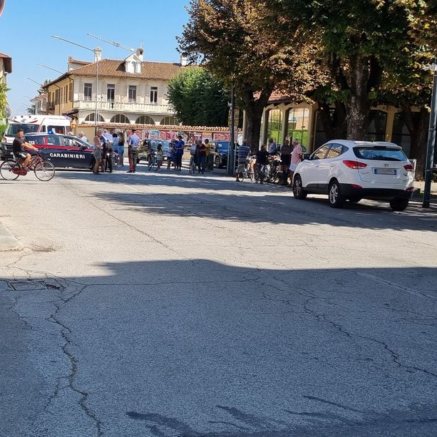 Donna in bicicletta investita in corso Torino a Vigone