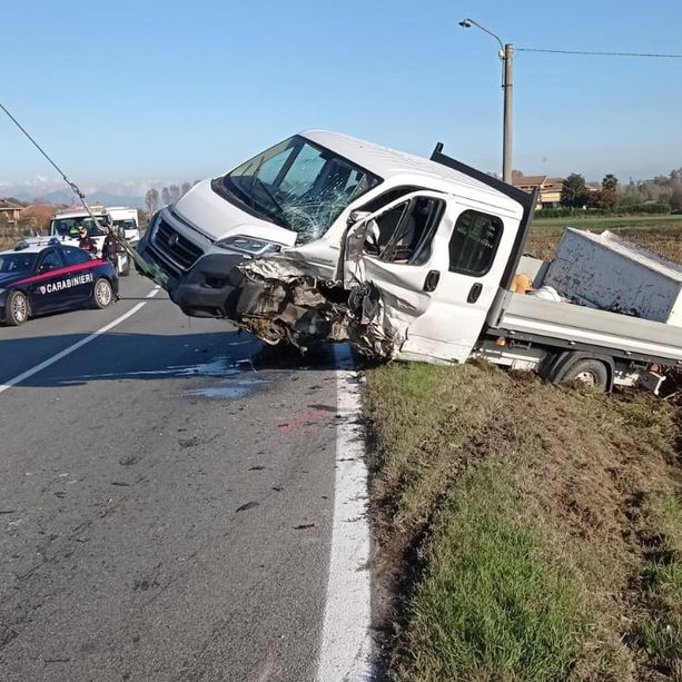Vigone: scontro frontale tra auto e furgone sulla Provinciale 139