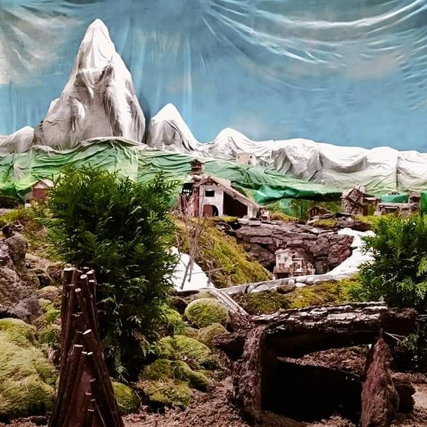 Vigone festeggia il Natale con un nuovo albero e un presepe più grande