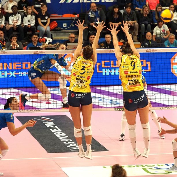 Volley A1/F: la Wash4green Pinerolo lotta per due set contro le stelle