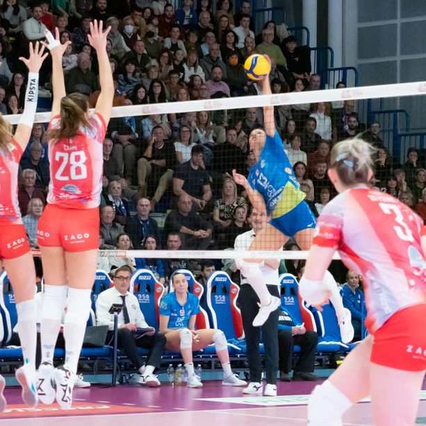 Volley A1/F: sold out al Pala Bus Company per la prima gara dell’anno [FOTO]