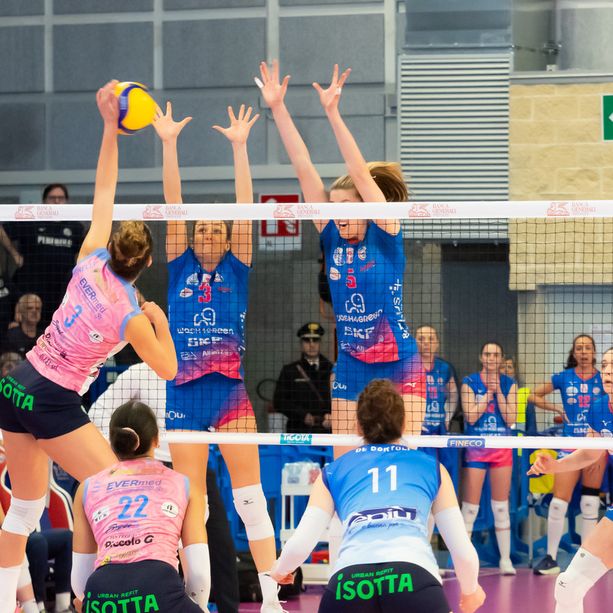 Volley A1/F: battesimo di fuoco per la Wash4green Pinerolo