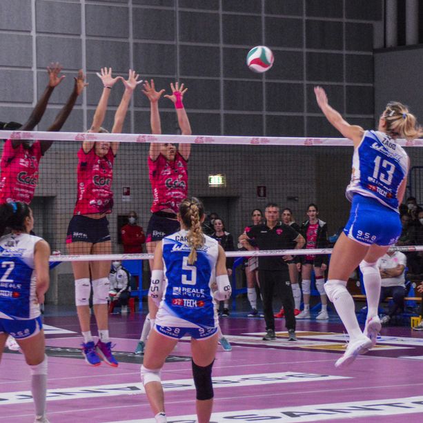 Questione palazzetto per il volley: i delegati del sindaco di Pinerolo escono di scena