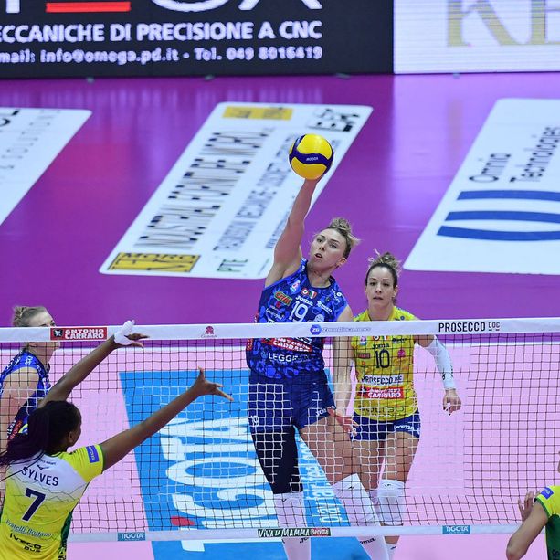 Volley A1/F: le ‘pantere’ di Conegliano azzannano le ‘pinelle’