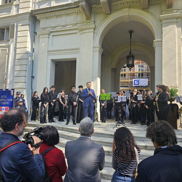 La primavera restituisce a Torino un suo gioiello nascosto: riapre il giardino di Palazzo Cisterna