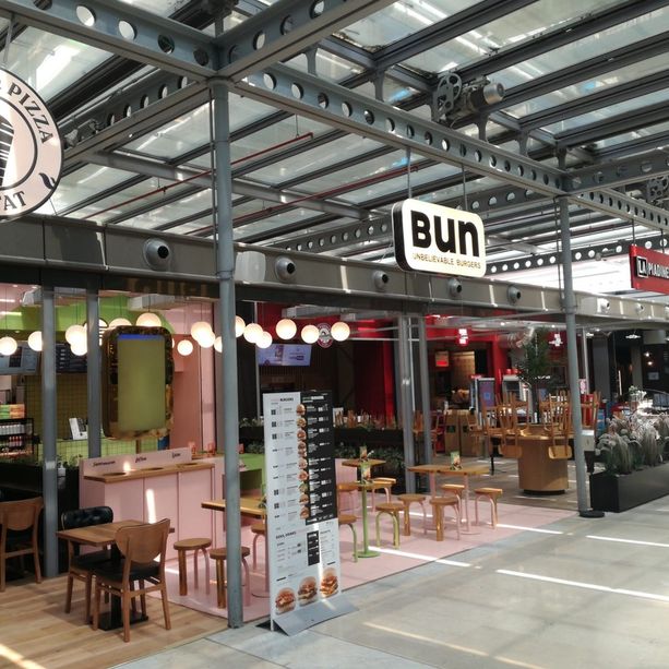 Lingotto, il centro commerciale svela la nuova &quot;piazza del cibo&quot;: 4.000 metri quadri con 19 ristoranti diversi [VIDEO]