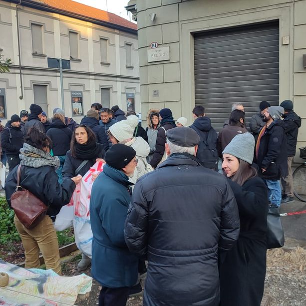 Vanchiglietta, i cittadini presidiano gli alberi di corso Belgio che il Comune vuole abbattere