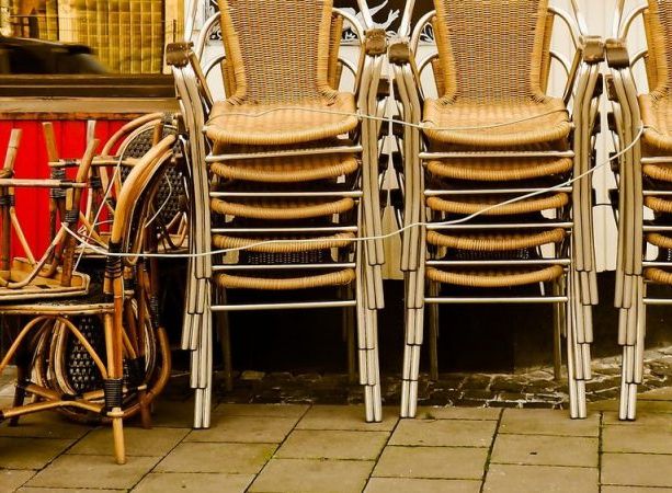 A Torino tornano bar e ristoranti, ma 3 serrande su 10 rimarranno abbassate. &quot;Con la movida rischio assembramenti&quot;