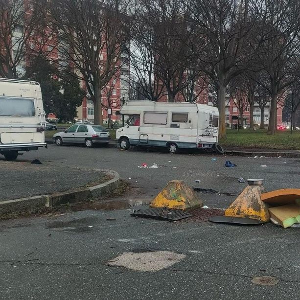 Camper abusivi, Mirafiori Sud protesta e la Circoscrizione promette: “Saranno allontanati”