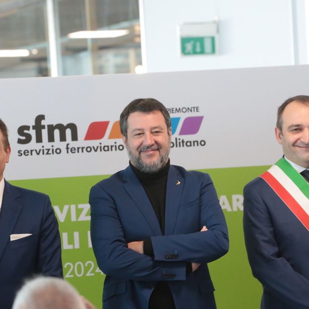 Scarsa illuminazione e segnaletica, scale mobili ferme. Comune e Regione a RFI e Trenitalia: &quot;Sistemate la stazione dell'aeroporto&quot;