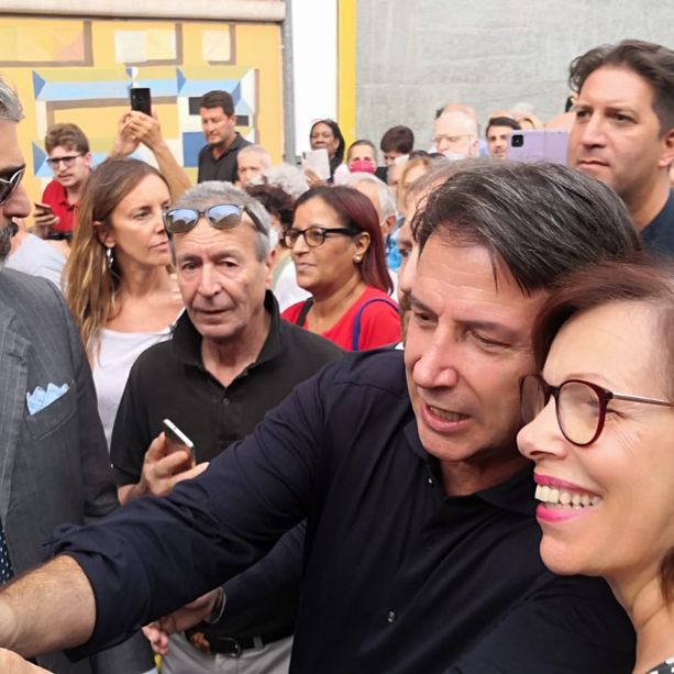 Bagno di folla a Torino per Giuseppe Conte: &quot;Appendino amministratore competente&quot;