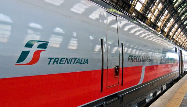 Treno Torino-Napoli deraglia in galleria a Roma: ritardi di oltre 90 minuti su tutta la linea