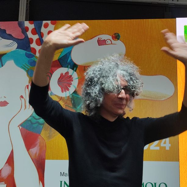 Oltre la malattia, Giovanni Allevi porta al Salone la fragilità che diventa forza: “Il mio cuore esplode di felicità”