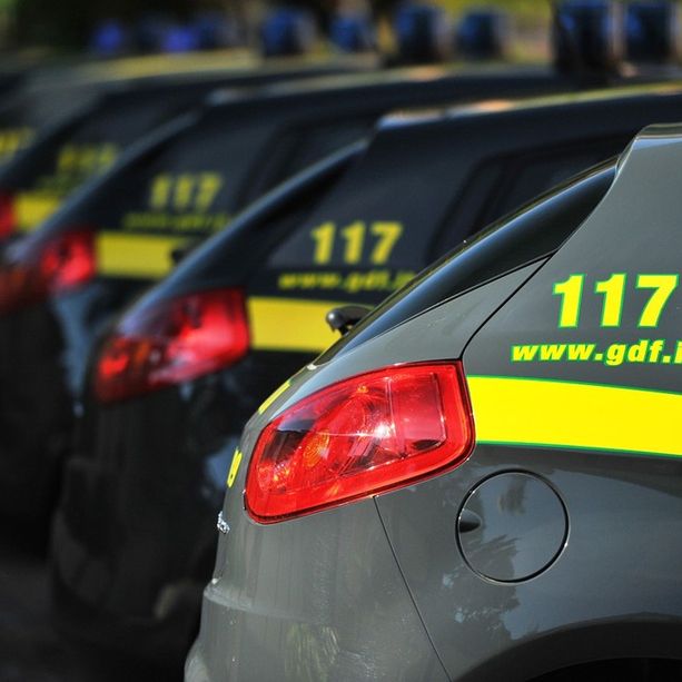 Ricambi per auto contraffatti: maxi sequestro della Finanza del Torinese, stop a 2 linee produttive