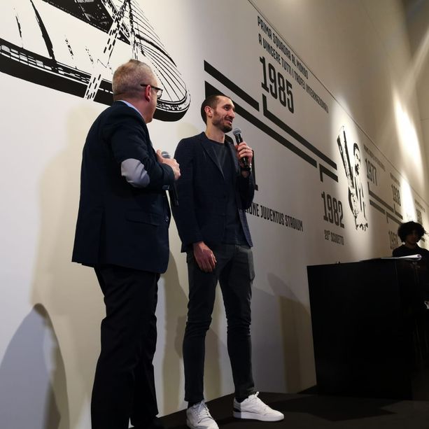 Giocatori della Juve violano l'isolamento anticovid, la Procura apre un fascicolo