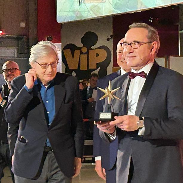 A Kevin Spacey il Premio della Mole: &quot;Ringrazio il Museo per aver avuto 'le palle' di invitarmi. Una notte che non dimenticherò mai&quot;