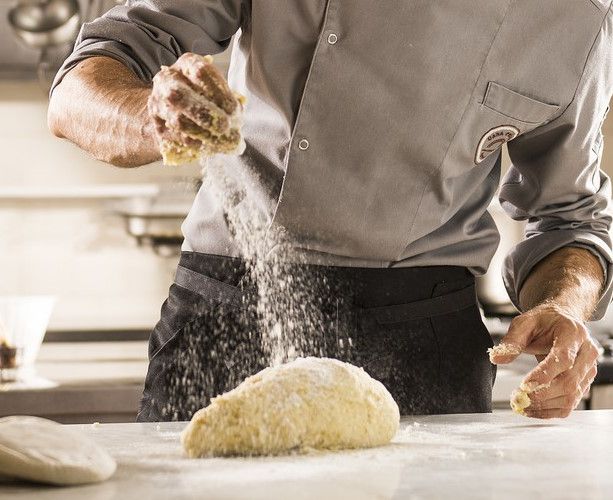 La box degli chef stellati ai più poveri: l’iniziativa di Banco Alimentare del Piemonte in delivery