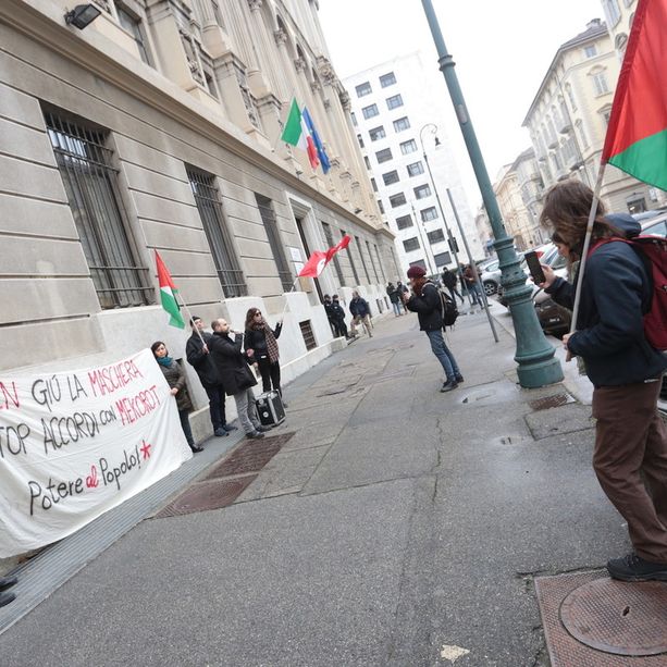 Potere al Popolo: “Iren ufficializzi la fine degli accordi con Mekerot. Fuori Israele da Torino” [FOTO]