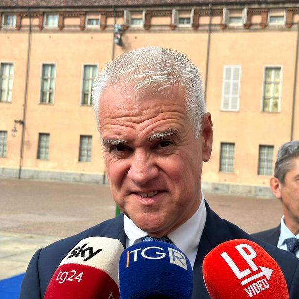 Italia delle Regioni, il ministro Zangrillo promette: “340.000 assunzioni in due anni nella pubblica amministrazione” [VIDEO]