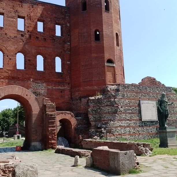 Dramma a Torino, uomo ucciso alle Porte Palatine: fermato un clochard