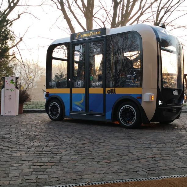 Ecco Olli, con il nuovo shuttle a Torino al via la sperimentazione del bus a guida autonoma [FOTO e VIDEO]