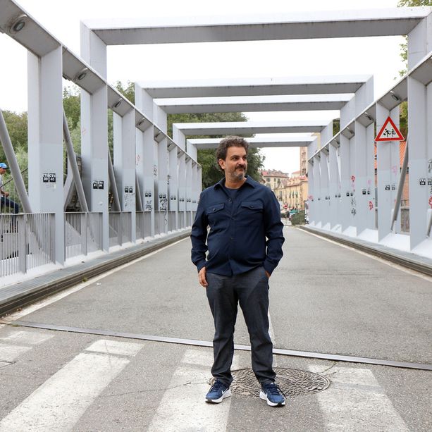 Dieci biografie lungo la Dora: così il fiume racconta le storie dei migranti ieri e oggi