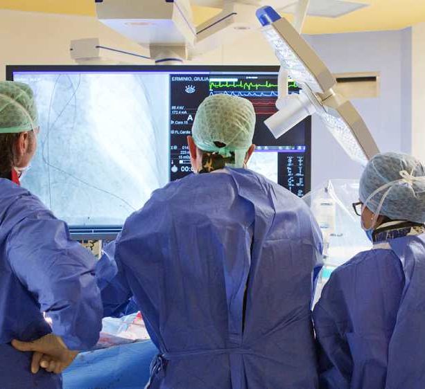 Investita in corso Grosseto, operata la ragazza di 11 anni. Resta in prognosi riservata