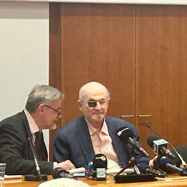 Salone del Libro, cresce l'attesa per Salman Rushdie: &quot;Tornare in Italia è una vittoria, si chiude un cerchio&quot;